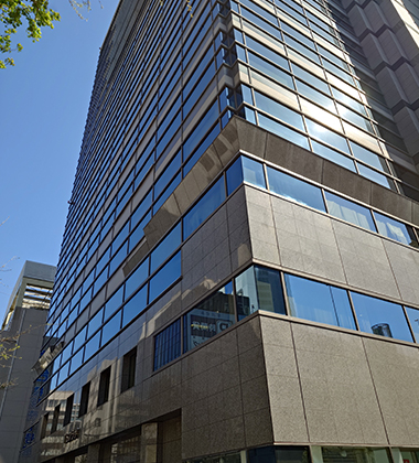 新宿・渋谷店の内観