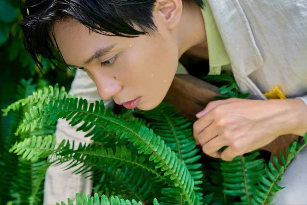 「自分で眉を整える？サロンに任せる？」の見出しイメージ