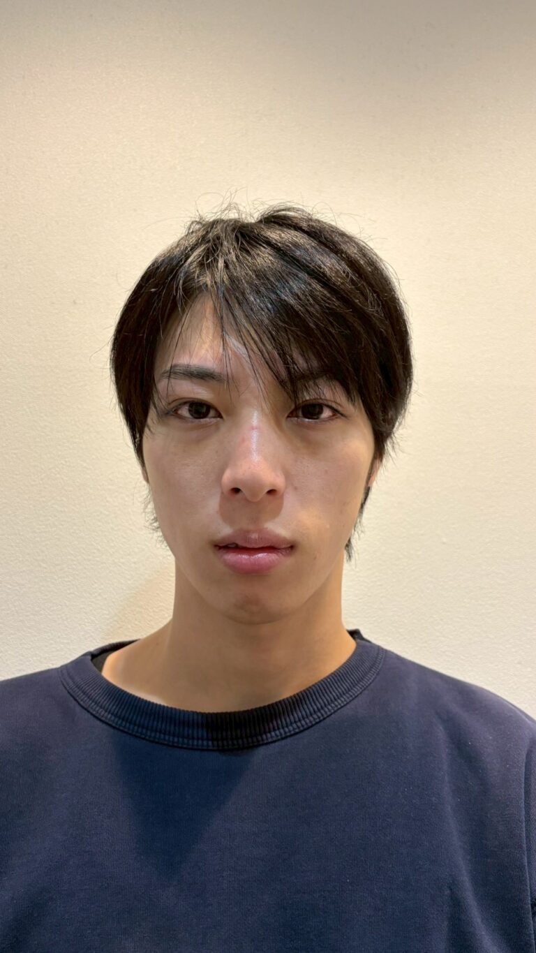 骨格を活かした自然な仕上がりで日常でも扱いやすいです。